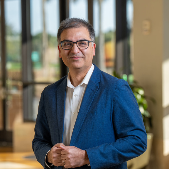 Anshuman (“Ansh”) Kanwar Headshot